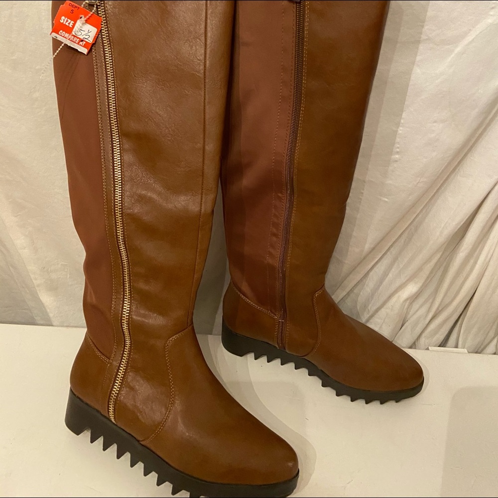 DB DK fashions brown kneehigh boots 5.5 NWT
